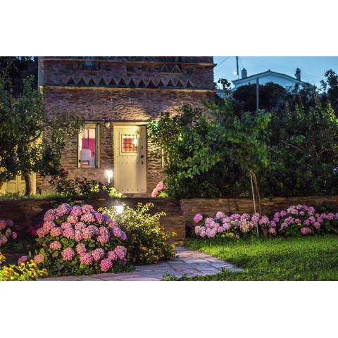 Luxurious Pigeon House with Private Garden