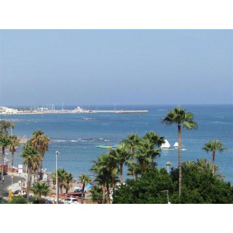 Luxury beachfront apartment in Benalmadena Costa