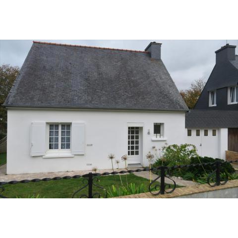 Maison avec jardin, grande véranda, WIFI à ST QUAY-PERROS - Réf 880