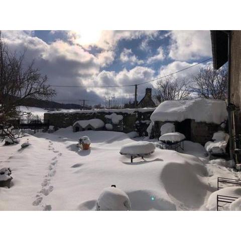 Maison dans hameau au calme à 2km de Besse