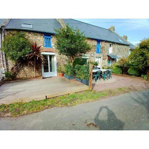 Maison de 2 chambres avec jardin clos et wifi a Cancale