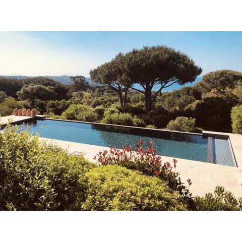 Maison familiale de 350 m² avec piscine à 10 min de Saint-Tropez