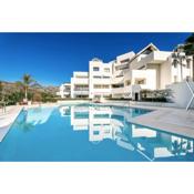 Marbella Luxe Apartement Los Flamingos Tee 5