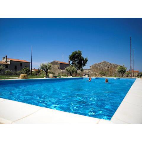 Marceta - Apartments & Rooms with Swimming Pool