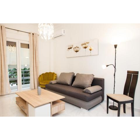 Modern 3-bedroom Apartment Next to Koridallos square