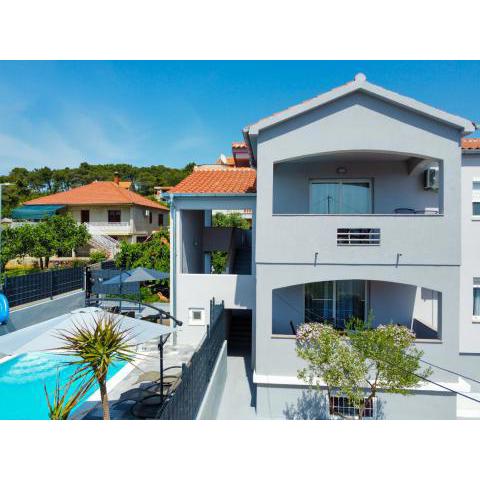 Modern apartment with private pool