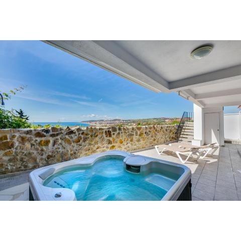 Modern villa with sea & beach views, jacuzzi, BBQ Walk to beach & restaurants