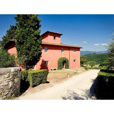 Near Florence you will discover this beautiful house