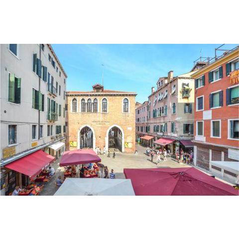 Nice apartment in Venezia with 2 Bedrooms and WiFi