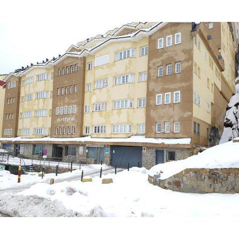 NUEVO APARTAMENTO en Sierra Nevada CON GARAJE e IMPRESIONANTES VISTAS