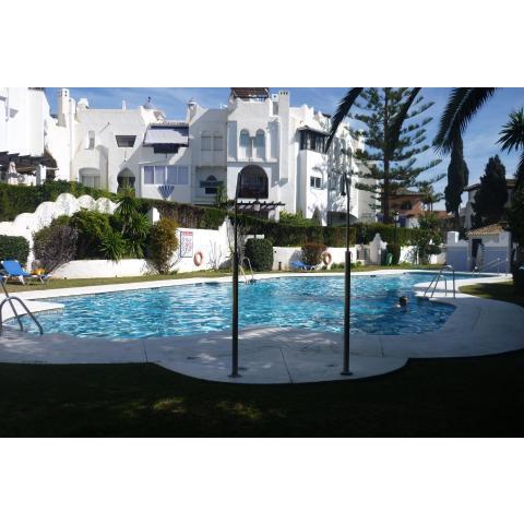 Perfect Location 2 bed Apt Calahonda