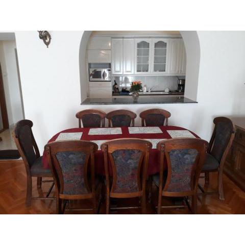 Piac Utcai Apartman 2