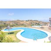 Pool Apt Calahonda 2 with sea view