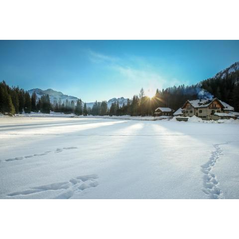 Rifugio Lago Nambino