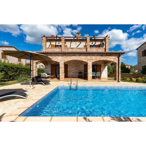 Rustic Villa Lara with pool