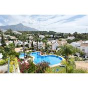 Senorio de Gonzaga Great 2 bedroom apartment with a lovely community pool in the heart of Nueva Andalucia