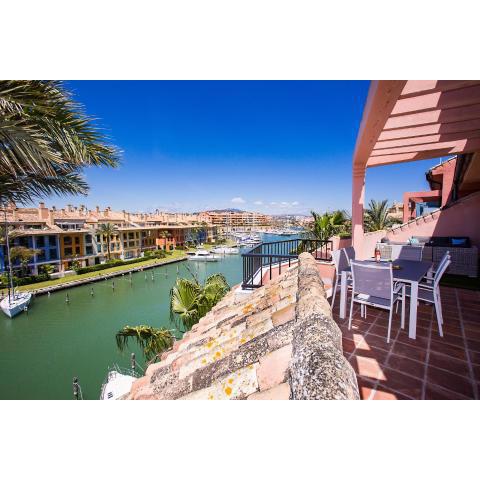 Sotogrande Marina 2 Bed Penthouse W. Large Terrace