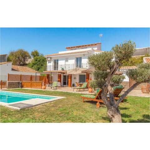 Stunning Home In Mezquitilla With 3 Bedrooms, Wifi And Outdoor Swimming Pool