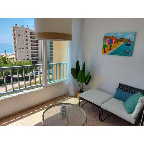 Sunny, spacious 3 bedroom apartment with seaview