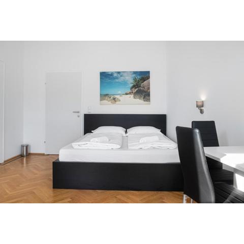 Superb 7BR Apt. For 19 People Near Hauptbahnhof