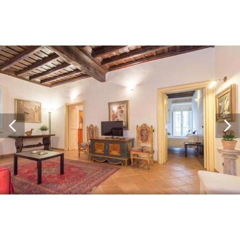 Trevi fountain apartment