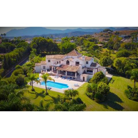 Villa Africa - Large Delightful Villa On 5000m2 with Private Pool Golf views