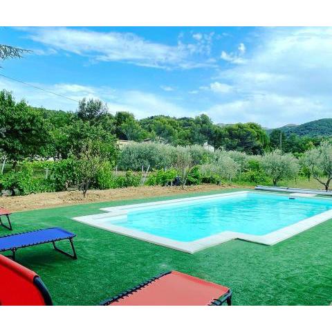 Villa de 5 chambres avec piscine privee jardin clos et wifi a Sablet