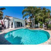 VILLA DE LA QUILLA- Private swimming pool next to the beach