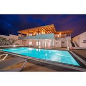 Villa Dedalos - A luxury large villa with a heated pool in Puerto Calero