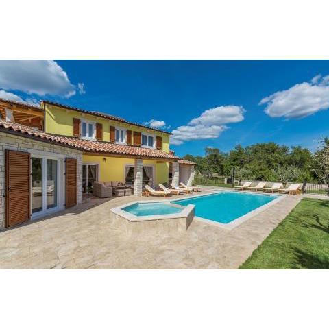 Villa Gardenia with pool, garden and jacuzzi