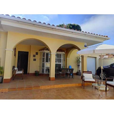 Villa in La Barrosa - 700m from the beach