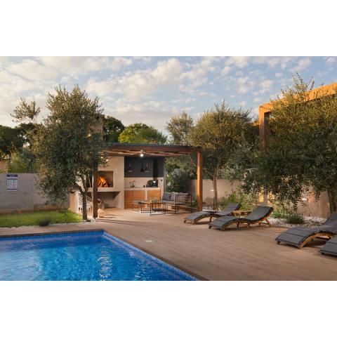 Villa Stanzietta Novigrad for 10 at Olive orchard