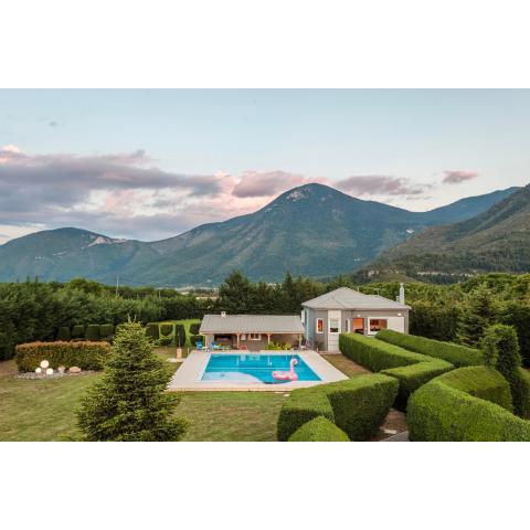 Villa Stymfalia - Luxury Mansion with Private Pool