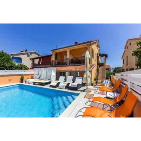 Villa Vesna with pool in Banjole Pula beach area